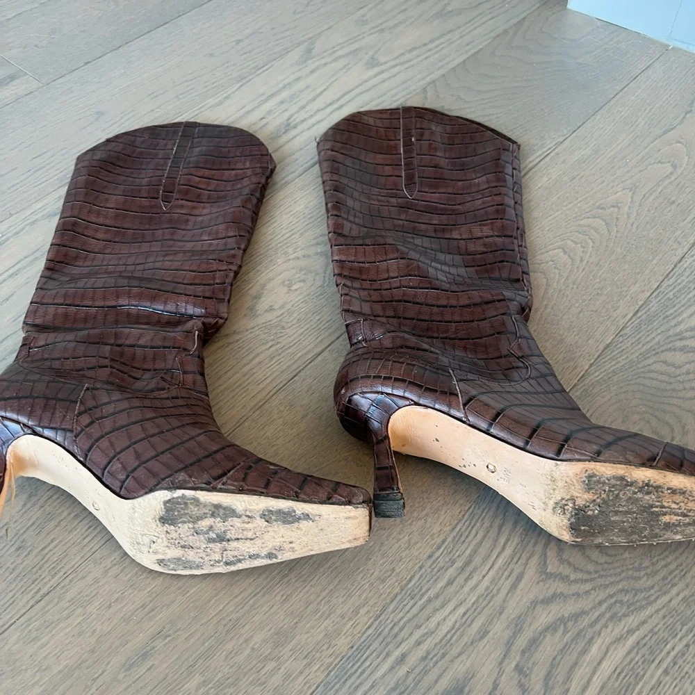 Raye Zion Boot in Brown - Picture 9 of 10